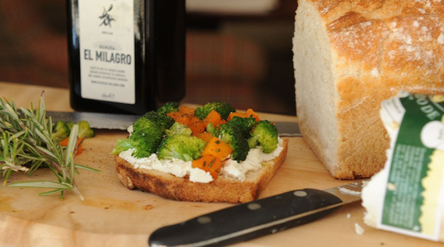 Bruschetta de brócoli y calabaza